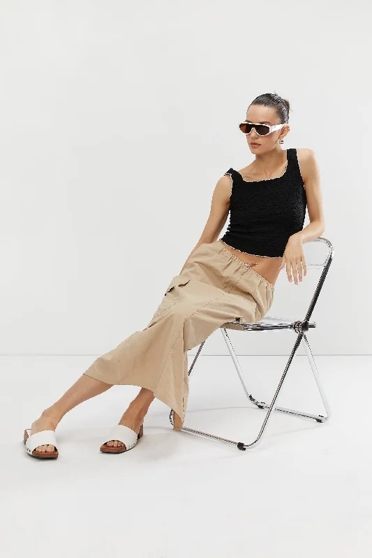 Fashionable, yet affordable women’s apparel   CONTRAST TRIM TANK