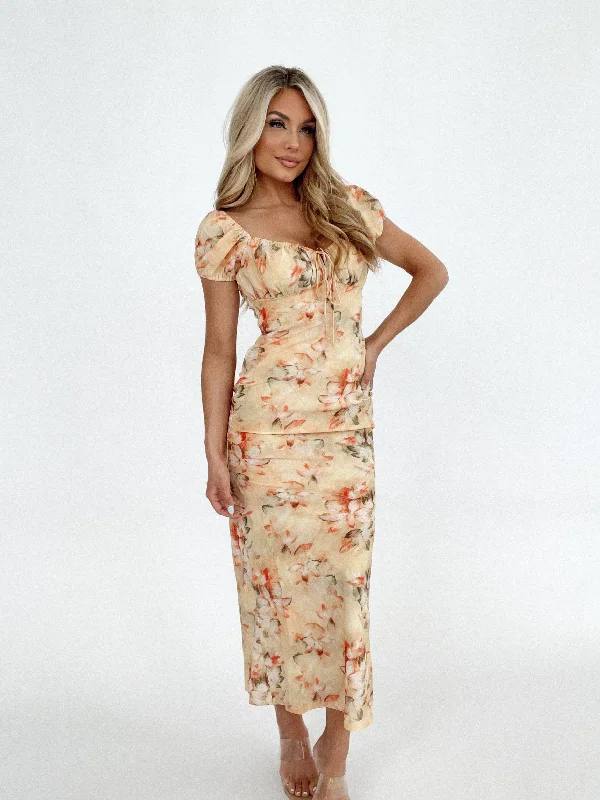 Affordable fashion that looks high-end   Chateau Chic Dress